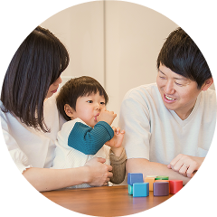 親子でコミュニケーションを取る様子